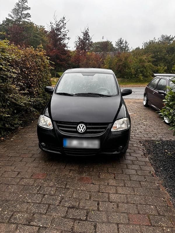 Schwarz Gebraucht 2011 VW Fox Style Kleinwagen | 1.650 € (Superpreis) - Bild 1/4