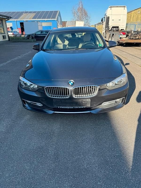 Gebraucht BMW 320 163 PS (119 kW) 2014 Grau Kombi