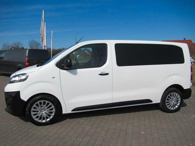 Gebraucht Opel Vivaro 190 PS (139 kW) 2021 Weiß Van / Kleinbus