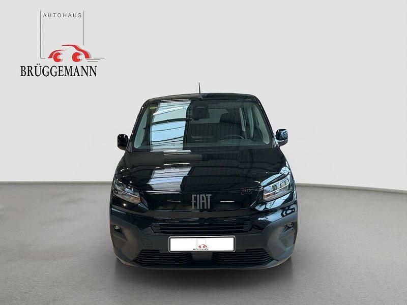 Neu Fiat Doblò 131 PS (96 kW) 2026 Schwarz Van / Kleinbus