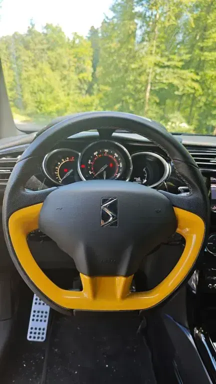 Gebraucht Citroën DS3 156 PS (114 kW) 2010 Gelb Kleinwagen