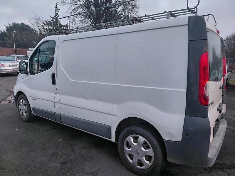 Gebraucht Renault Trafic 145 PS (106 kW) 2012 Weiß Van / Kleinbus