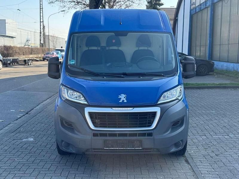 Gebraucht Peugeot Boxer 131 PS (96 kW) 2017 Farbe blau line/deckende Van