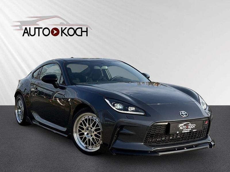 Grau Gebraucht 2024 Toyota GR86 Design Coupé | 38.990 € - Bild 1/4
