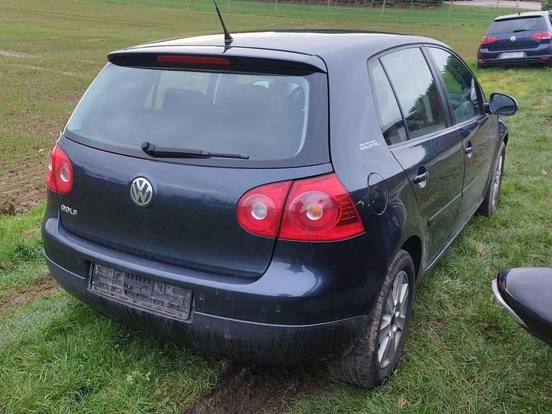 Grau Gebraucht 2006 VW Golf Goal Limousine | 3.973 € (Etwas zu teuer) - Bild 1/4