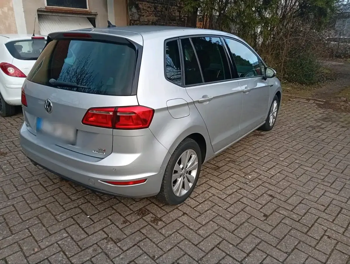 Gebraucht VW Golf VII 110 PS (80 kW) 2015 Silber Limousine