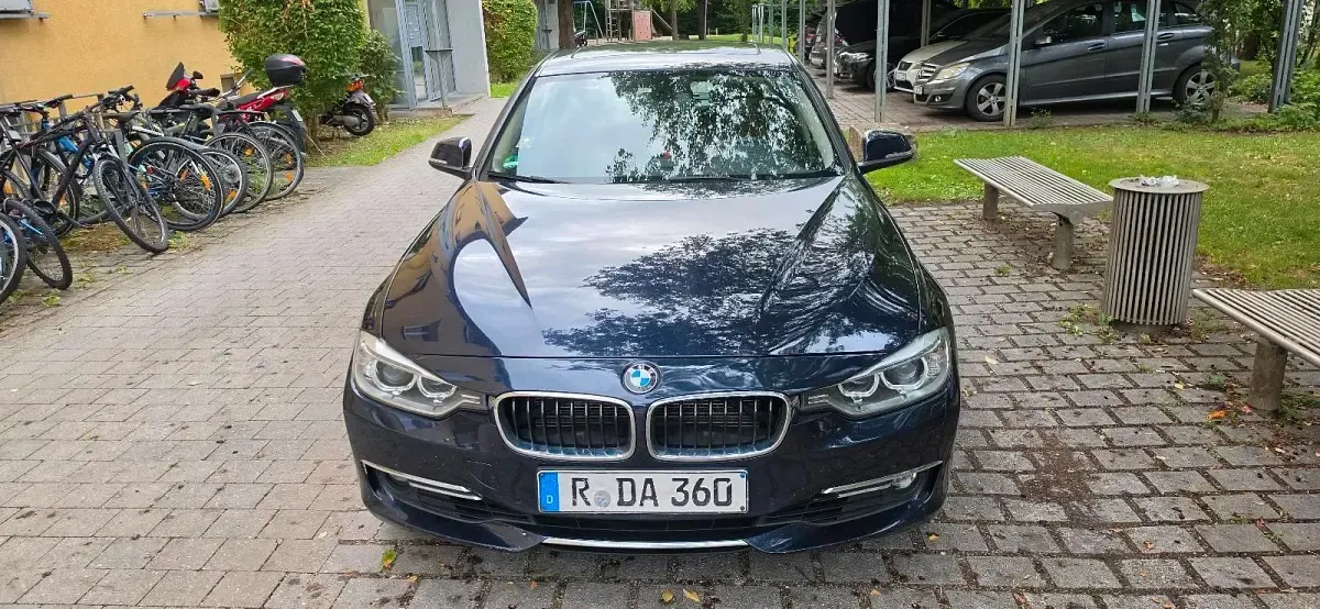 Gebraucht BMW 320 Luxury Line 183 PS (134 kW) 2012 Blau Limousine