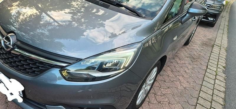 Grau Gebraucht 2018 Opel Zafira Tourer Van / Kleinbus | 11.099 € (Fairer Preis) - Bild 1/4