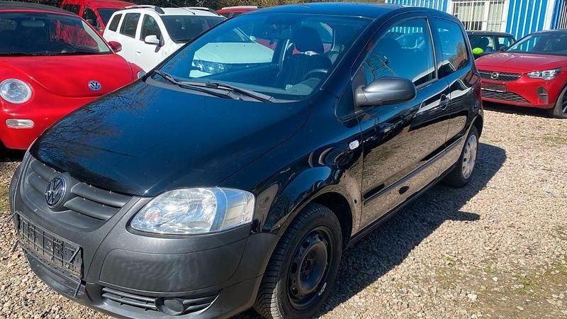 Gebraucht VW Fox Basis 60 PS (44 kW) 2011 Schwarz Kleinwagen