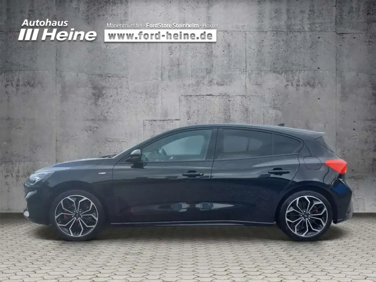 Gebraucht Ford Focus ST-Line X 150 PS (110 kW) 2021 Obsidianschwarz metallic Limousine