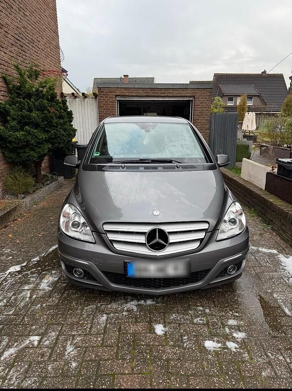 Gebraucht Mercedes B200 101 PS (74 kW) 2007 Silber Van / Kleinbus