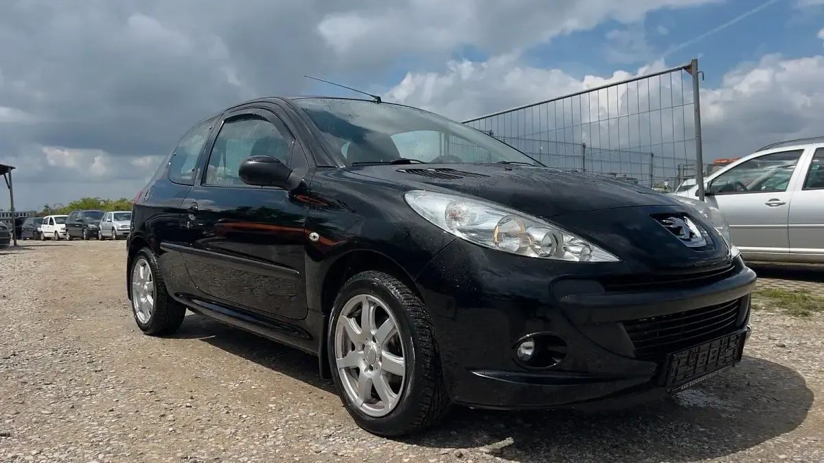 Gebraucht Peugeot 206 60 PS (44 kW) 2010 Kleinwagen