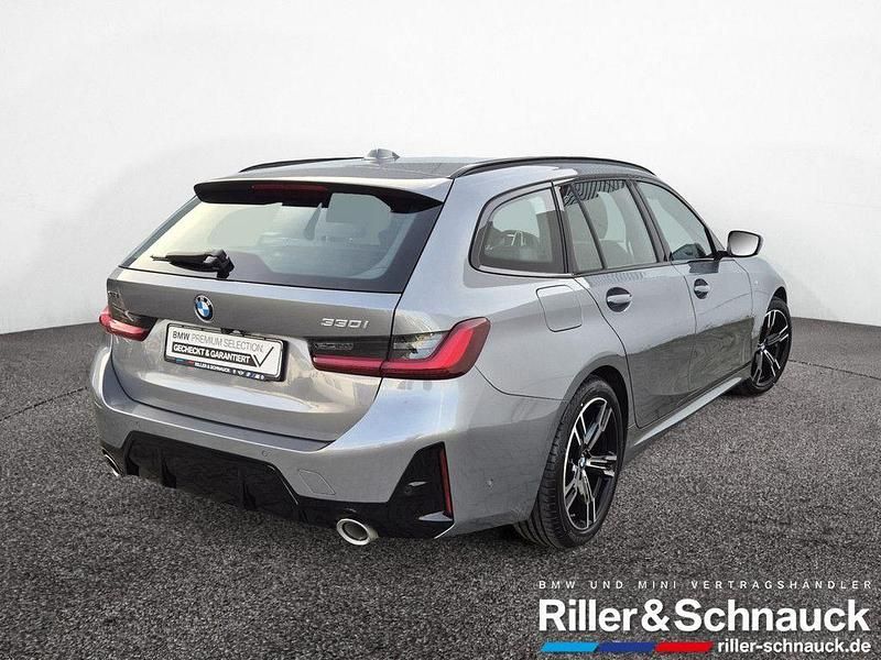 Gebraucht BMW 330 M Sport 245 PS (180 kW) 2025 Skyscraper grau Kombi