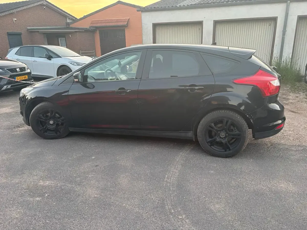 Gebraucht Ford Focus 116 PS (85 kW) 2011 Limousine