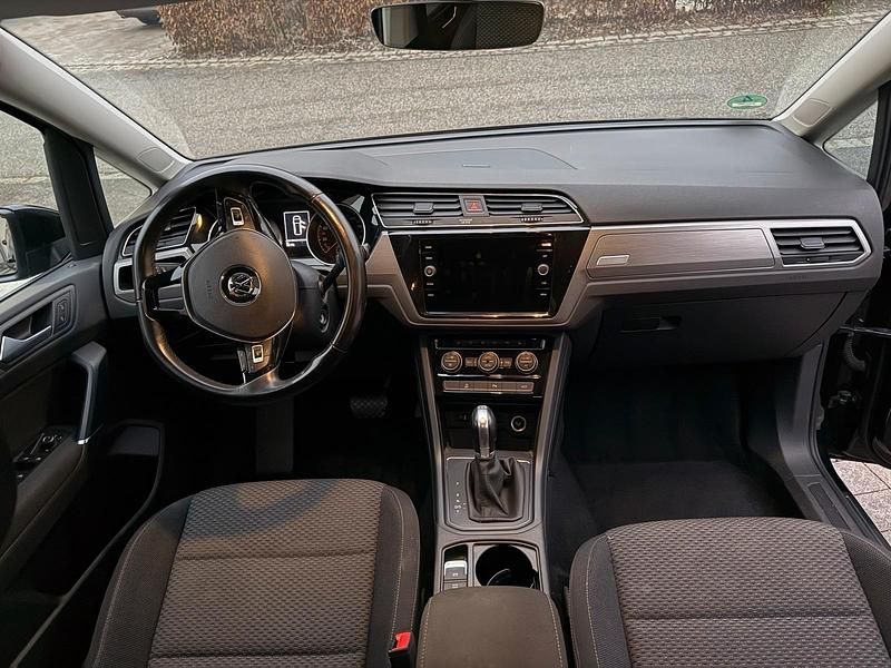 Gebraucht VW Touran 150 PS (110 kW) 2017 Schwarz Van / Kleinbus