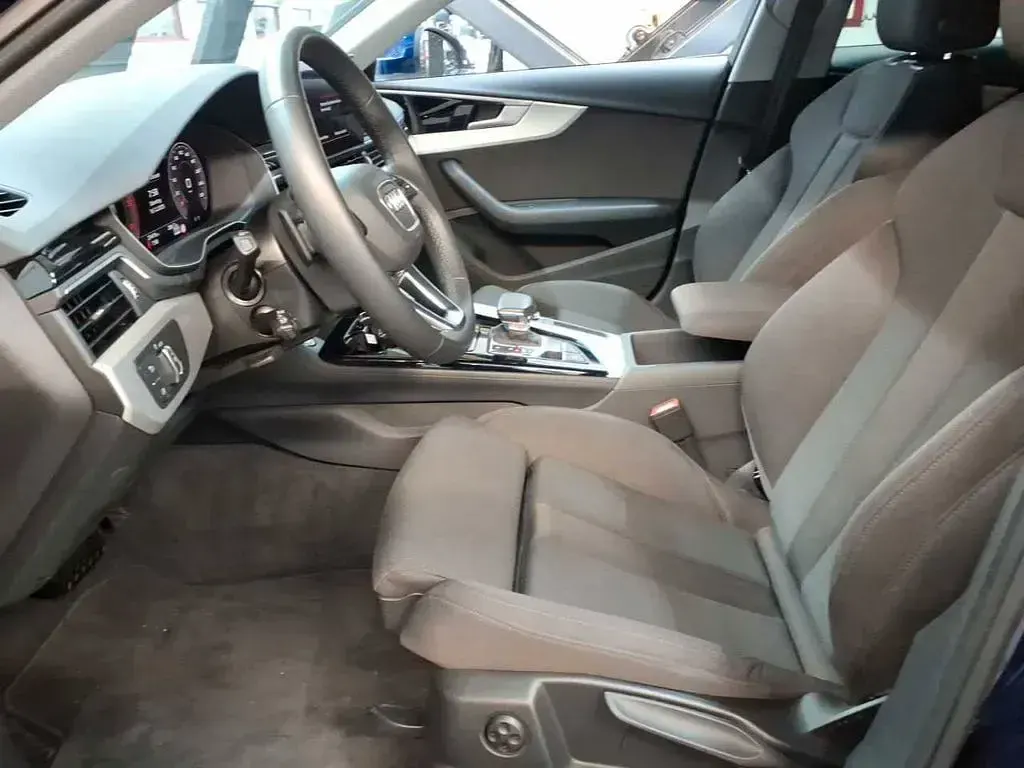 Gebraucht Audi A4 Advanced 204 PS (150 kW) 2024 Blau Kombi