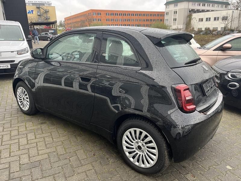 Gebraucht Fiat 500e 42 kW (58 PS) 2023 Schwarz Limousine
