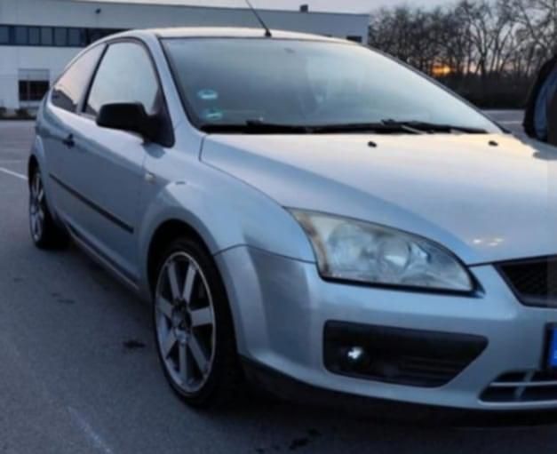 Gebraucht Ford Focus 100 PS (73 kW) 2005 Grau Coupé