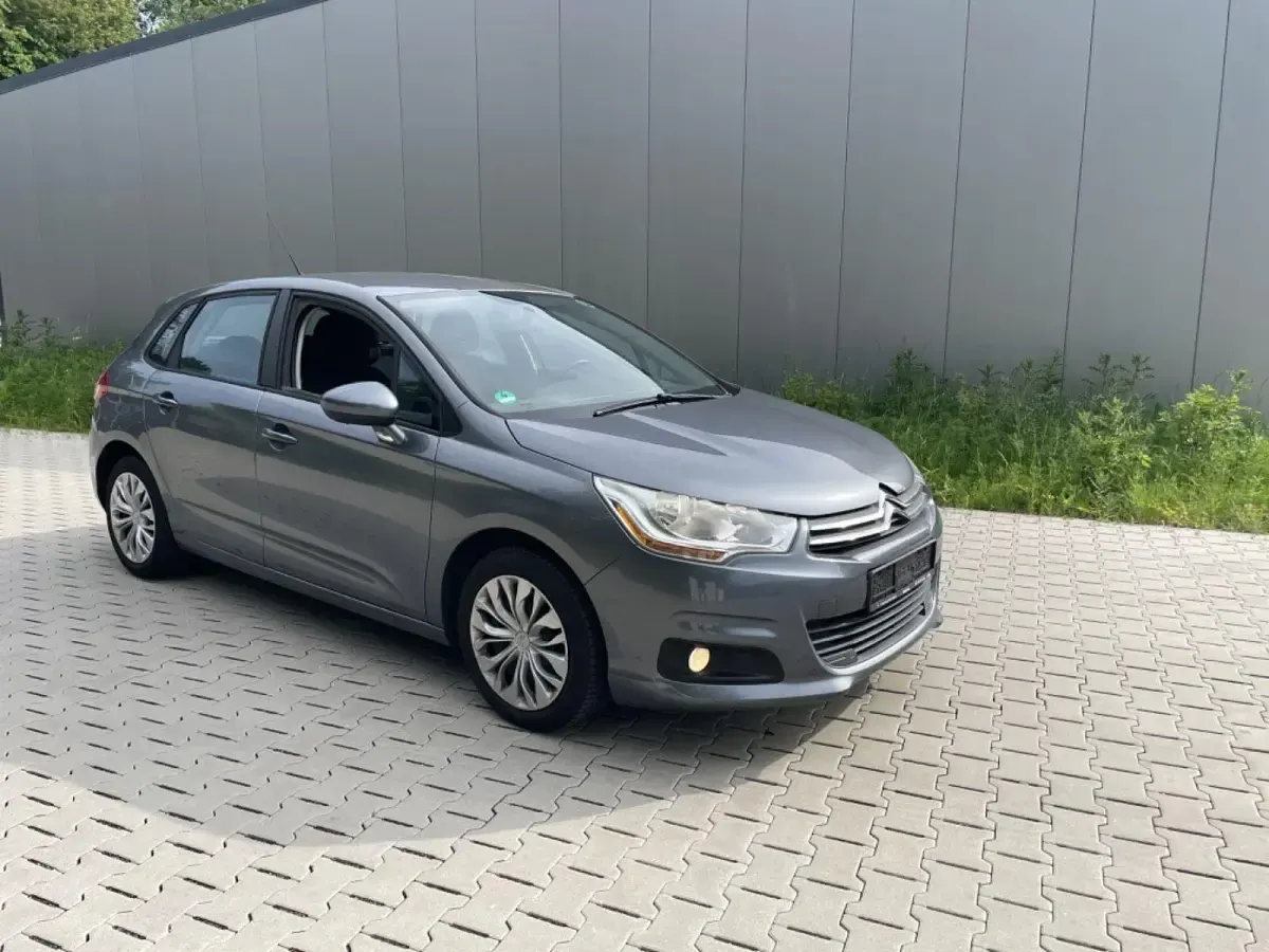 Gebraucht Citroën C4 Attraction 95 PS (69 kW) 2011 Grau Limousine