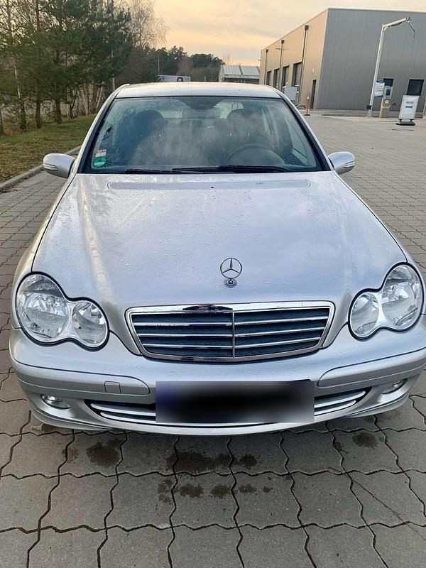 Gebraucht Mercedes C220 Classic 150 PS (110 kW) 2005 Silber Limousine