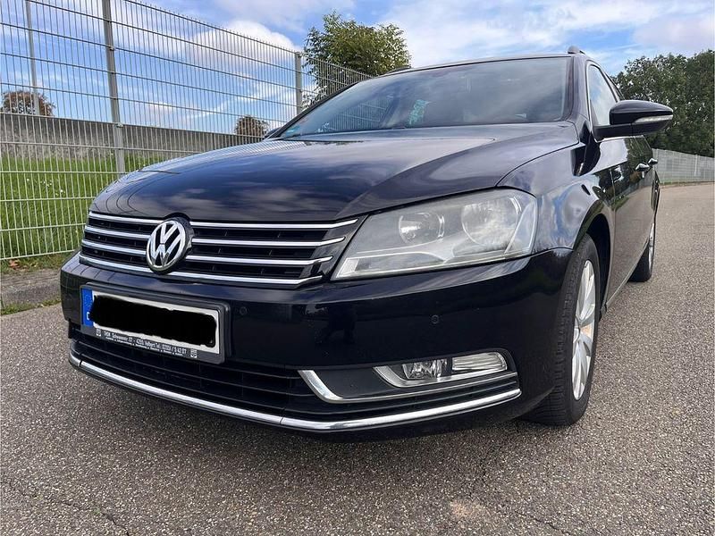 Schwarz Gebraucht 2013 VW Passat Comfortline Kombi | 4.900 € (Superpreis) - Bild 1/4