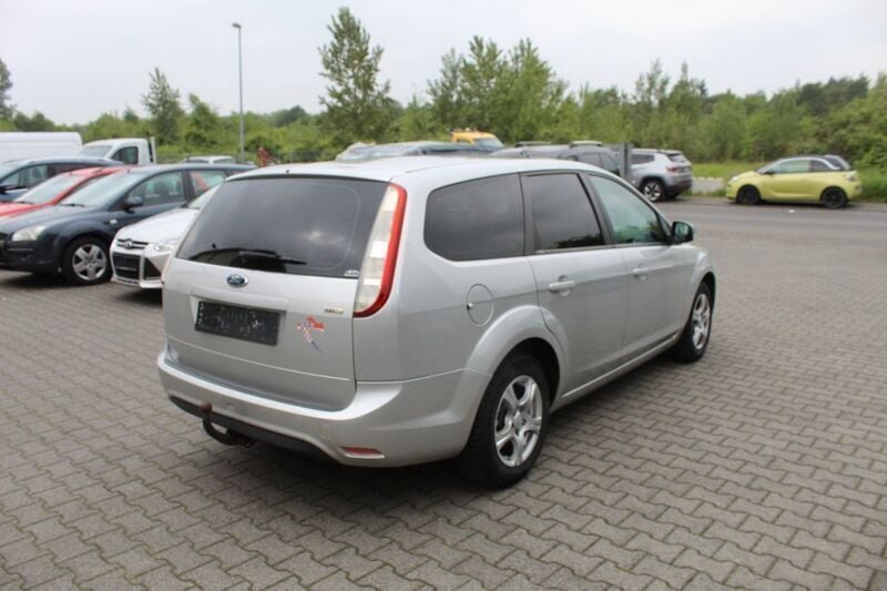 Gebraucht Ford Focus Style 109 PS (80 kW) 2008 Silber Kombi
