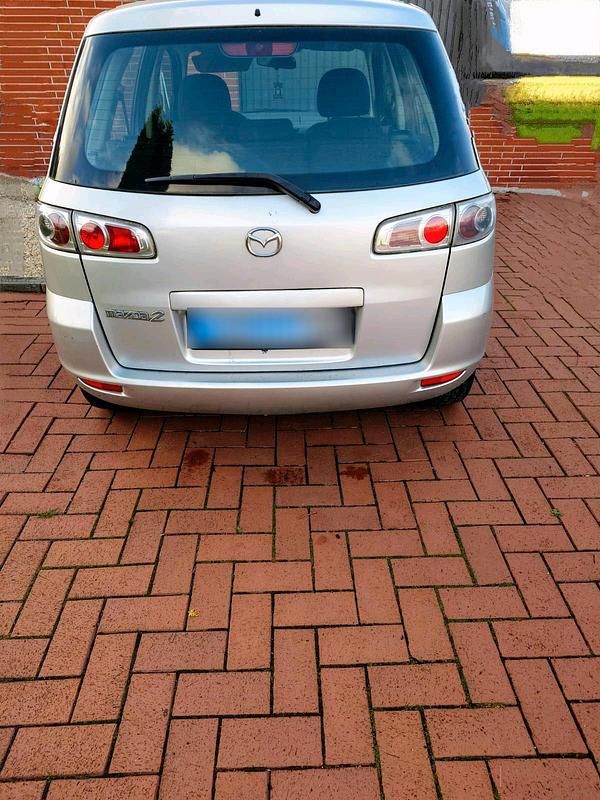 Grau Gebraucht 2007 Mazda 2 Kleinwagen | 1.150 € (Fairer Preis) - Bild 1/3