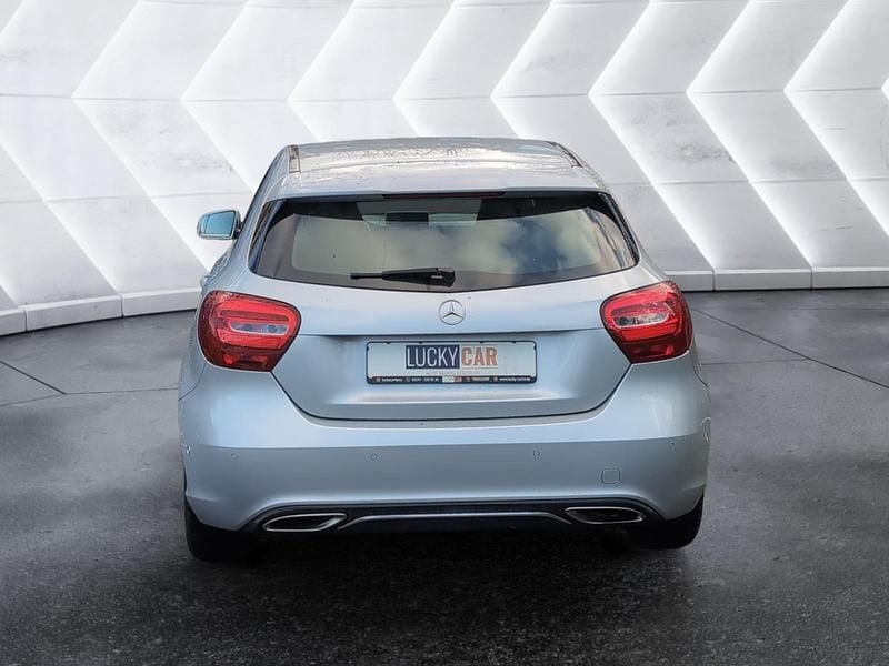 Gebraucht Mercedes A180 122 PS (89 kW) 2016 Polarsilber  metalliclack Limousine