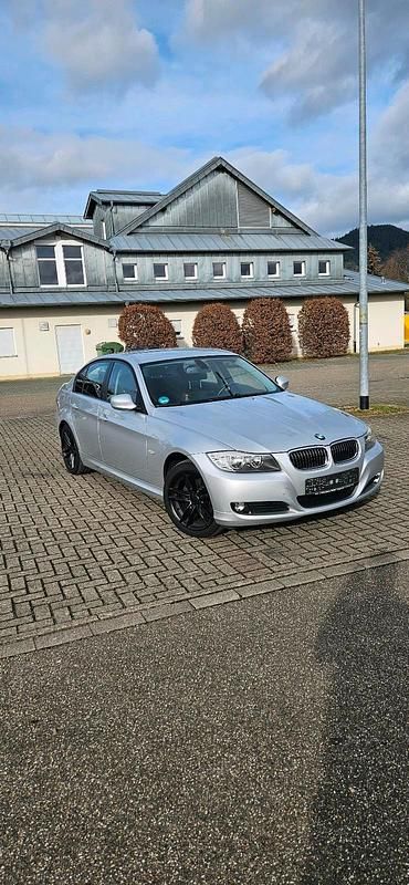 Silber Gebraucht 2008 BMW 318 Limousine | 5.950 € (Etwas zu teuer) - Bild 1/4
