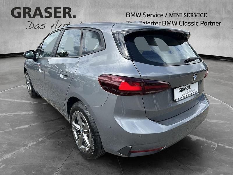 Gebraucht BMW 220 Active Tourer Efficient Dynamics 170 PS (125 kW) 2023 Skyscraper grau Van / Kleinbus