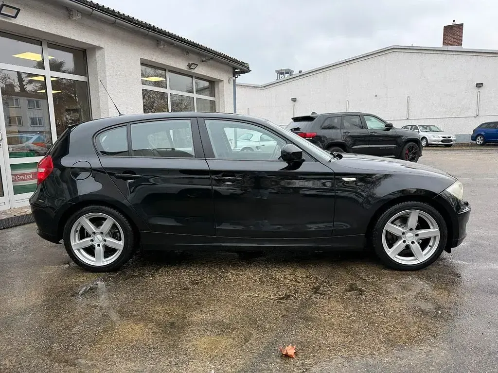 Second-hand BMW 116 Efficient Dynamics 116 CP (85 kW) 2010 Negru Hatchback