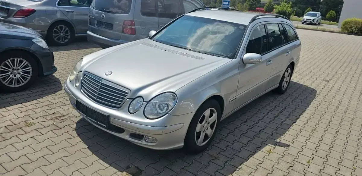 Gebraucht Mercedes E220 Classic 150 PS (110 kW) 2004 Silber Kombi