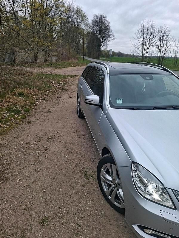 Second-hand Mercedes E250 204 CP (150 kW) 2009 Argintiu Break