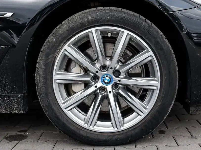 Gebraucht BMW 530e Shadowline 292 PS (214 kW) 2022 Schwarz uni Limousine