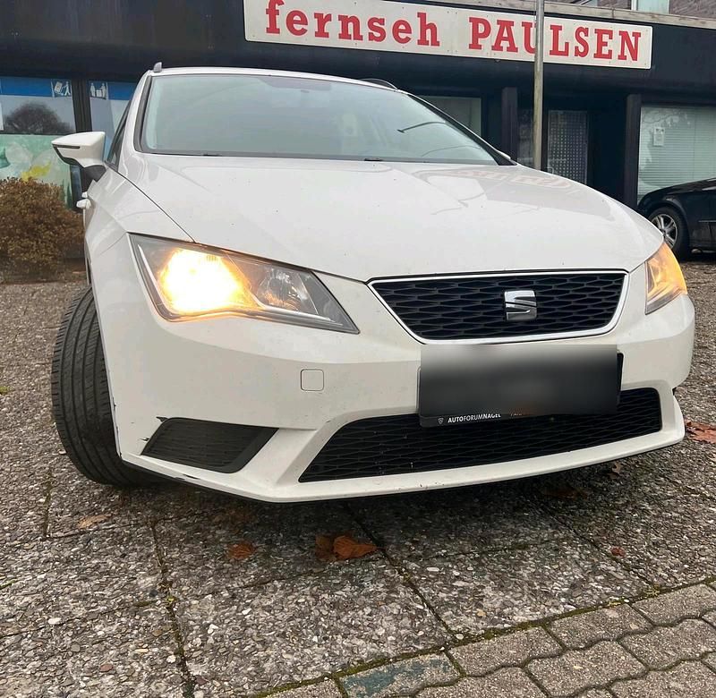 Weiß Gebraucht 2016 Seat Leon Kombi | 6.300 € (Fairer Preis) - Bild 1/4