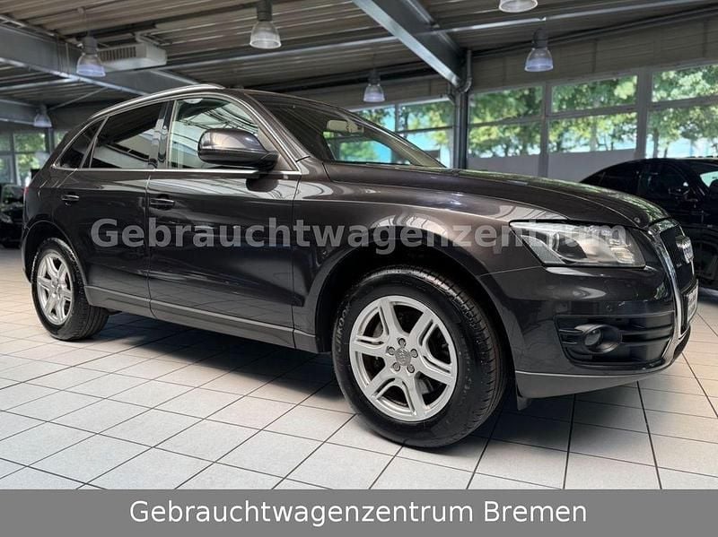 Grau Gebraucht 2010 Audi Q5 Sport SUV | 7.990 € (Guter Preis) - Bild 1/4
