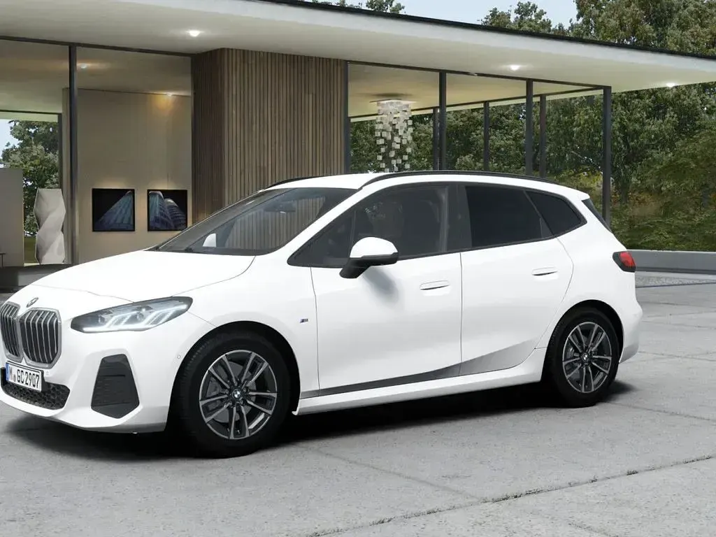 Gebraucht BMW 220 M Sport 163 PS (119 kW) 2025 Weiß Van / Kleinbus