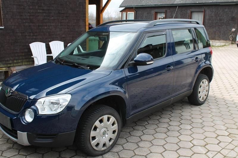 Gebraucht Skoda Yeti 110 PS (80 kW) 2012 Blau SUV