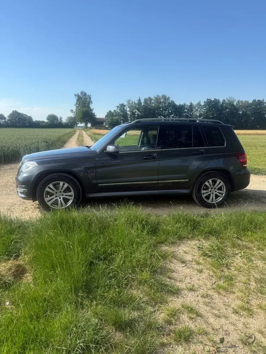 Gebraucht Mercedes GLK250 204 PS (150 kW) 2013 Schwarz SUV
