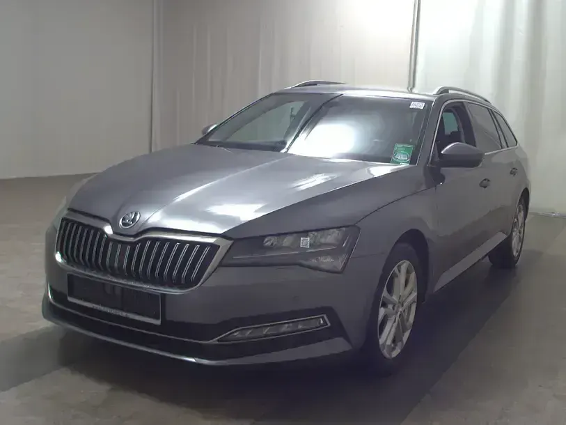 Gebraucht Skoda Superb Style 150 PS (110 kW) 2022 Grau Kombi