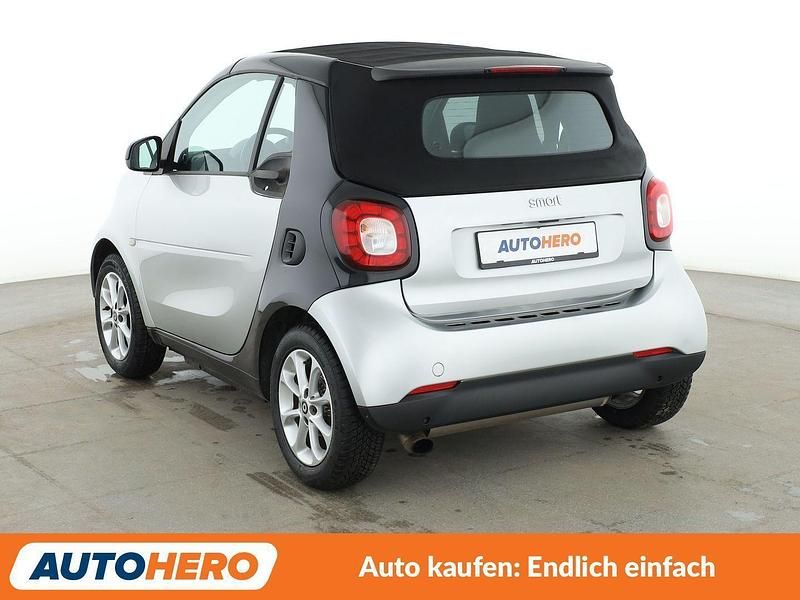 Gebraucht Smart ForTwo Cabrio Basis 90 PS (66 kW) 2019 Schwarz Cabrio