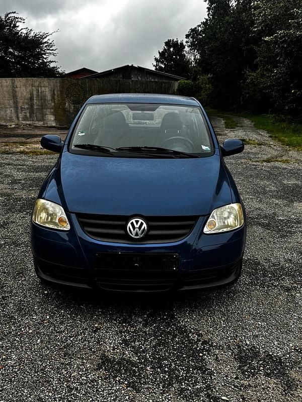 Blau Gebraucht 2009 VW Fox Kleinwagen | 750 € (Guter Preis) - Bild 1/4