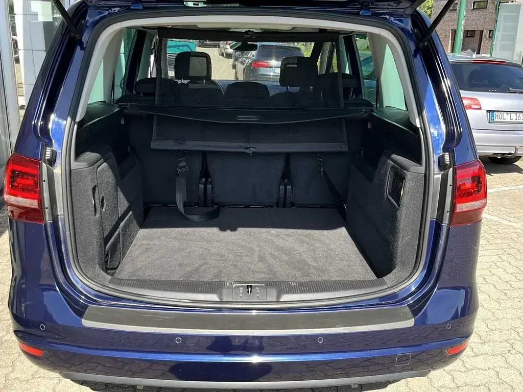 Gebraucht VW Sharan Sound 150 PS (110 kW) 2018 Atlantic blue metallic Van / Kleinbus