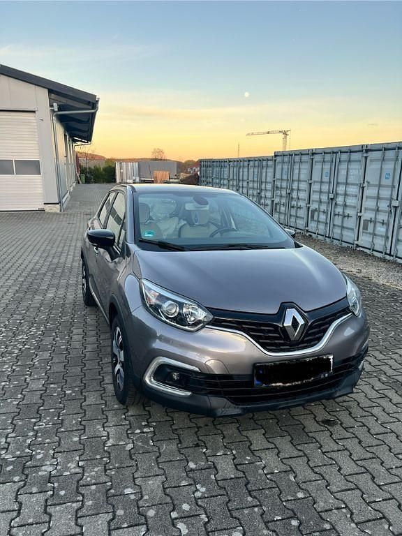 Grau Gebraucht 2018 Renault Captur Life SUV | 11.500 € (Fairer Preis) - Bild 1/4