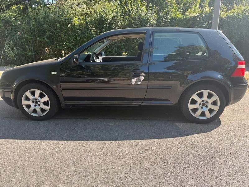 Schwarz Gebraucht 2003 VW Golf IV Pacific Kleinwagen | 750 € (Guter Preis) - Bild 1/4