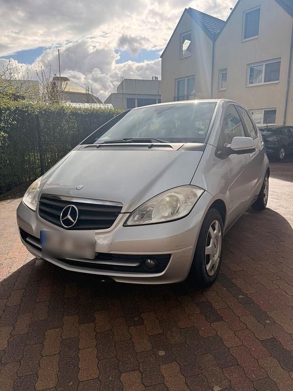 Gebraucht Mercedes A150 95 PS (69 kW) 2009 Grau Kleinwagen