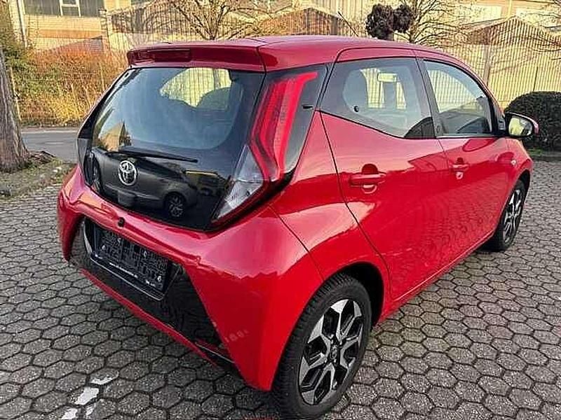 Gebraucht Toyota Aygo X Team 72 PS (52 kW) 2021 Rot SUV