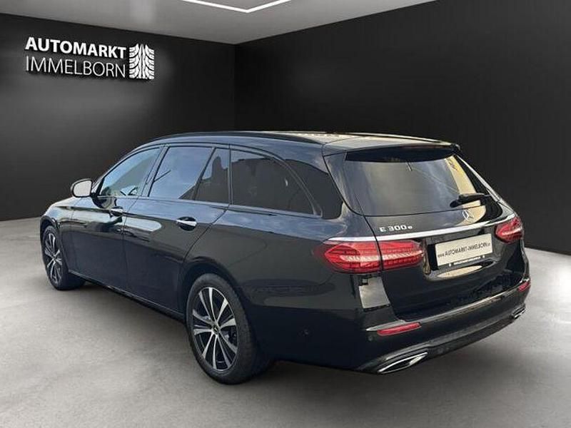 Gebraucht Mercedes E300 Night 320 PS (235 kW) 2022 Schwarz Limousine