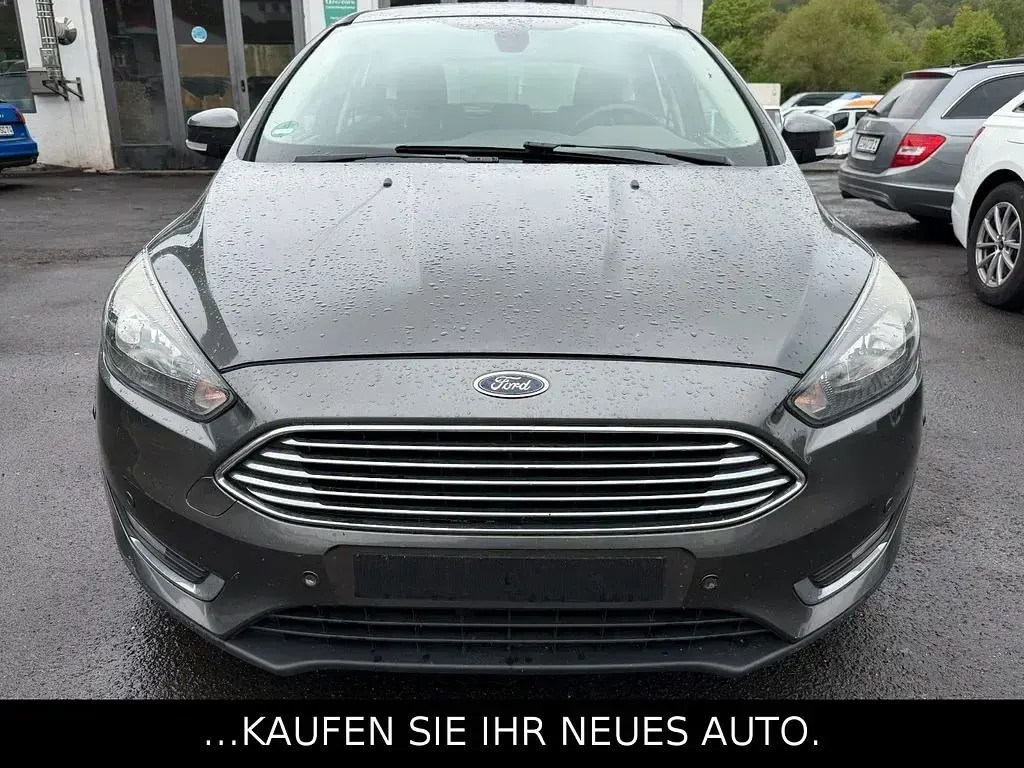 Używany Ford Focus Titanium 150 KM (110 kW) 2015 Szary Sedan/Limuzyna
