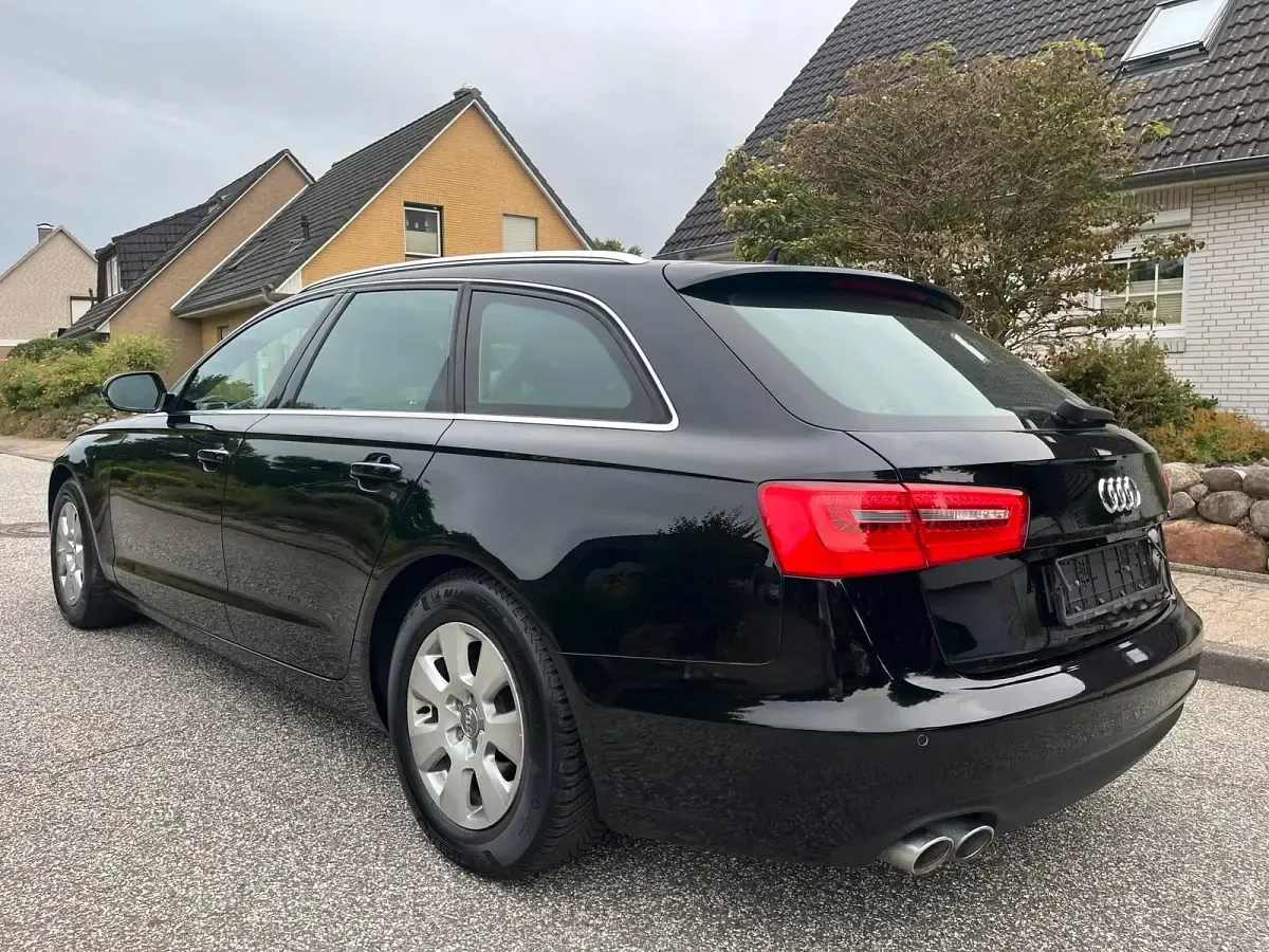 Gebraucht Audi A6 Ambiente 177 PS (130 kW) 2013 Schwarz Kombi